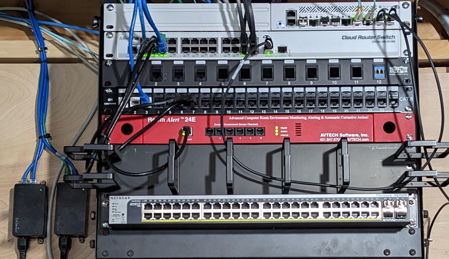 Essential Practices for Setting Up Physical Infrastructure in Outdoor Wireless Networks